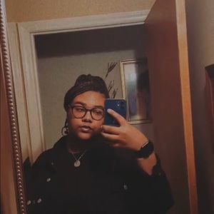 Meet your Posher, Maya